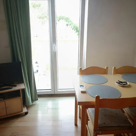 Apartment Samanta Apartment Sisan