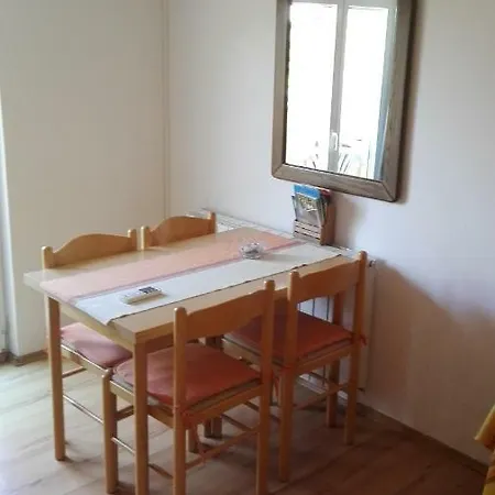 Apartment Samanta Sisan